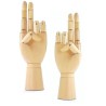 Main articulée en bois