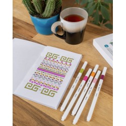 Coffret de coloriage 16 feutres Emott + 1 carnet de coloriage de 48 pages